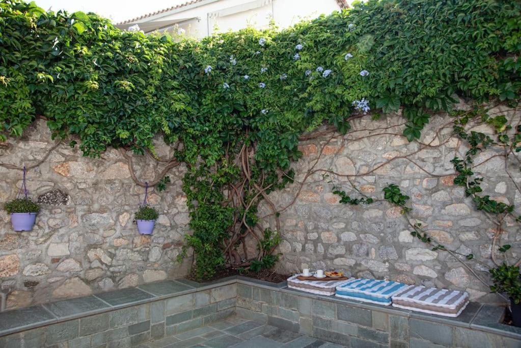 Mansion Eugenie Βίλα Ύδρα Εξωτερικό φωτογραφία